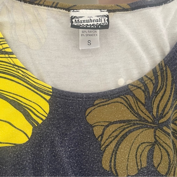 Meanuhealii Women's Top - Picture 5 of 5